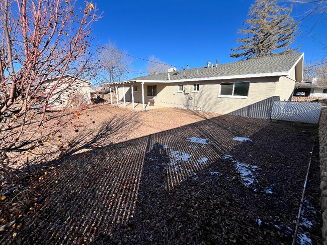 18 S 600th St W in Taylor, AZ - Foto de edificio - Building Photo