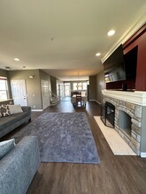 385 Windmill Dr in Plymouth, MI - Foto de edificio - Building Photo