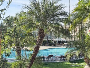 5500 Owensmouth Ave in Los Angeles, CA - Building Photo - Building Photo