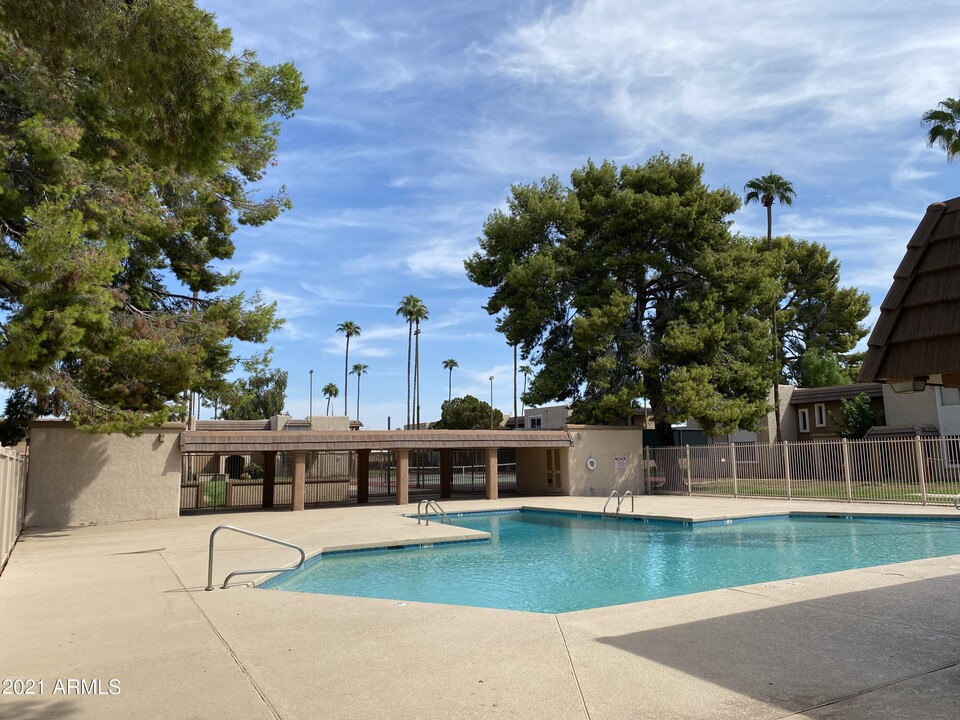 7126 N 19th Ave-Unit -208 in Phoenix, AZ - Building Photo