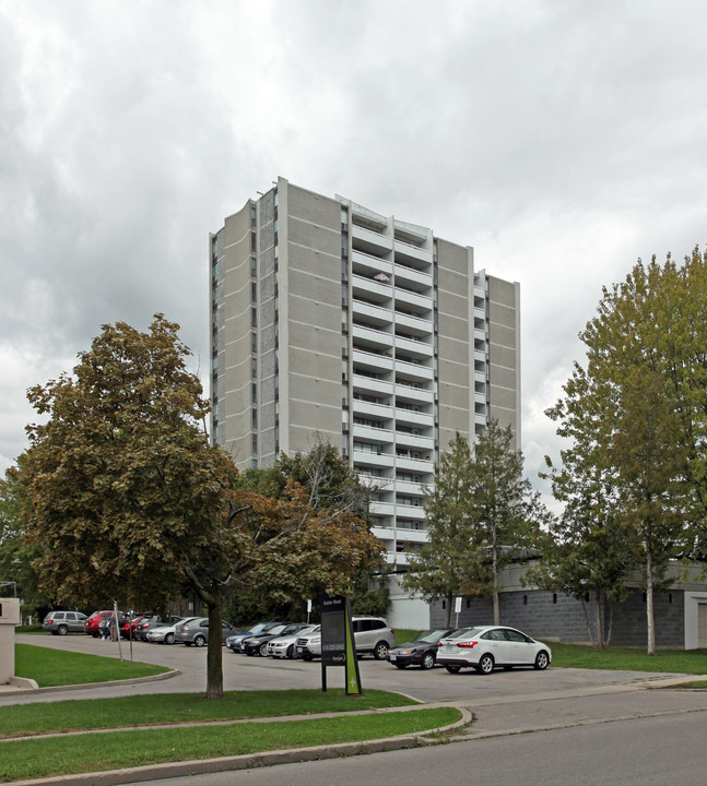 Oxford Towers in Ajax, ON - Building Photo