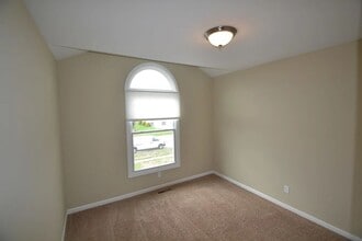 306 Brookwood Trail in McHenry, IL - Building Photo - Building Photo