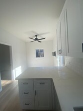 6249-6253 Mary Ln Dr in San Diego, CA - Foto de edificio - Building Photo