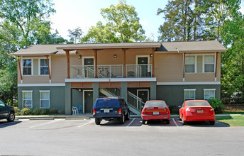 Avalon Apartments in Tallahassee, FL - Building Photo - Building Photo