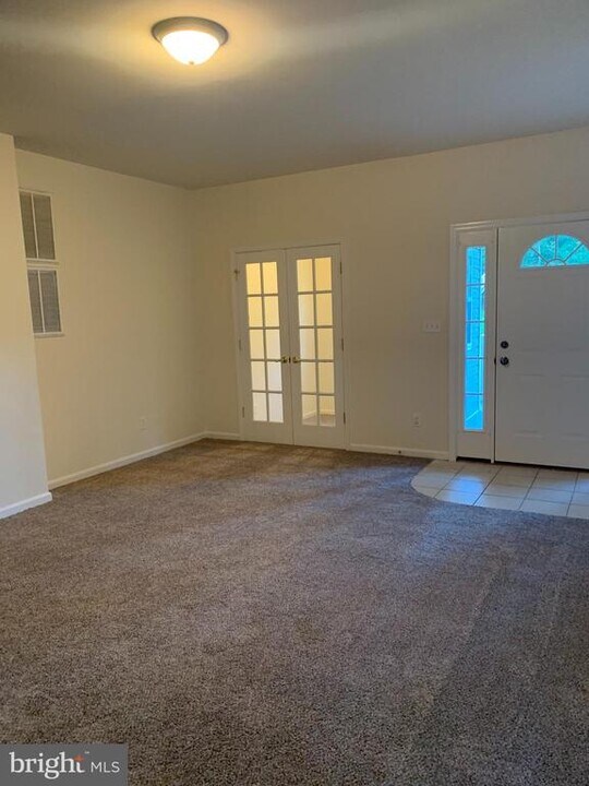 5061 Bayside Rd in Chesapeake Beach, MD - Building Photo