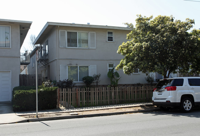 1103 Paloma Ave in Burlingame, CA - Foto de edificio - Building Photo