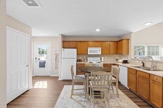 Redwood Pataskala in Pataskala, OH - Building Photo - Building Photo