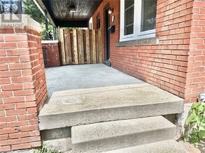215 Rosewood Rd in Hamilton, ON - Building Photo - Building Photo