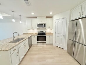 1881 America Ave in Gulf Breeze, FL - Building Photo - Building Photo