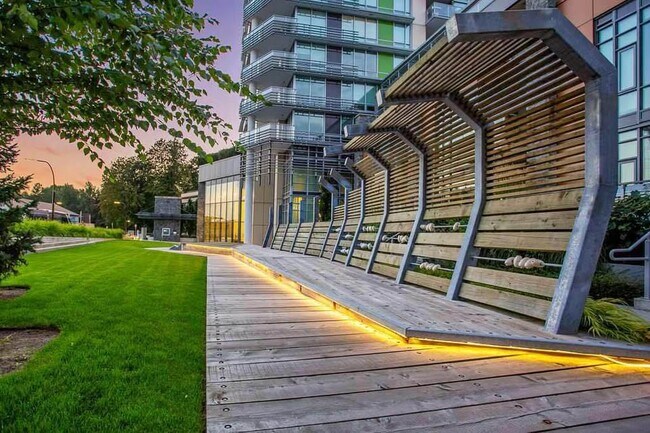 680 Seylynn Cres in North Vancouver, BC - Building Photo - Building Photo
