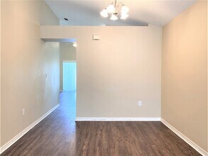 1453 Mohrlake Dr in Brandon, FL - Building Photo - Building Photo