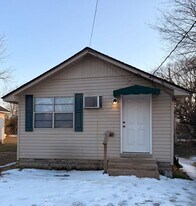 220-226 E J St in Russellville, AR - Building Photo