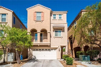 6635 Weeping Pine St in Las Vegas, NV - Building Photo - Building Photo