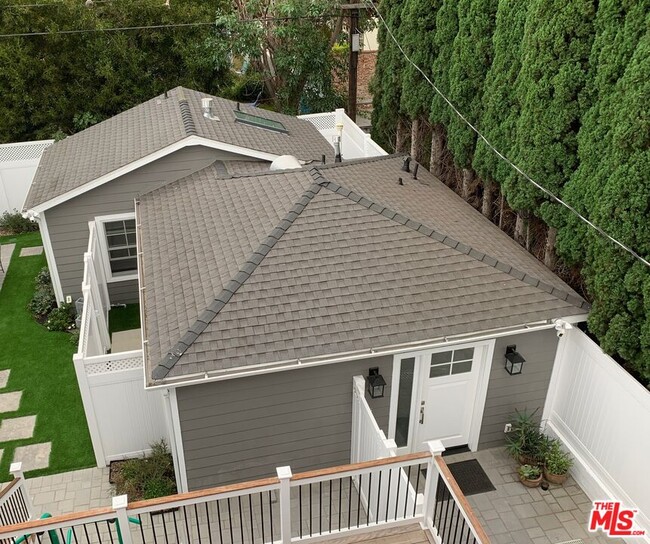 property at 1820 1/2 S Wooster St