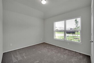 8003 Dauntless Dr in Magnolia, TX - Building Photo - Building Photo