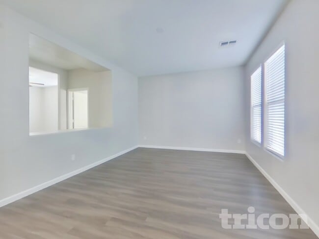 26011 N Sandstone Way in Surprise, AZ - Foto de edificio - Building Photo