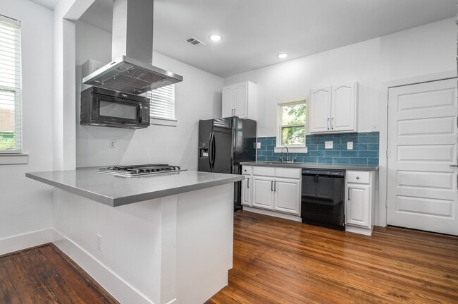 property at 2311 Lee St