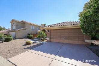 4647 E Lavender Ln in Phoenix, AZ - Building Photo - Building Photo