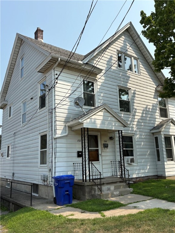 property at 152 E Main St
