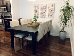 8859 Eagleview Dr, Unit 10 in West Chester, OH - Foto de edificio - Building Photo