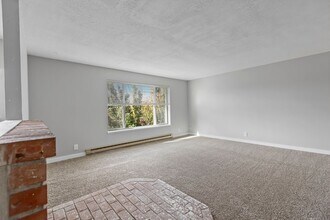6817 SW Oak St-Unit -1 in Tigard, OR - Building Photo - Building Photo