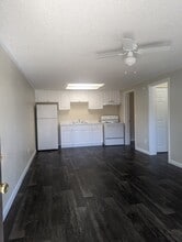 Sunrise Apartments in Titusville, FL - Foto de edificio - Building Photo