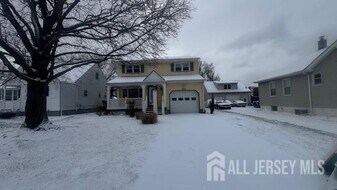 966 Bergen Ave in North Brunswick, NJ - Building Photo