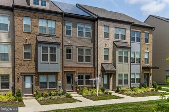 141 Capital Ct in Largo, MD - Building Photo - Building Photo