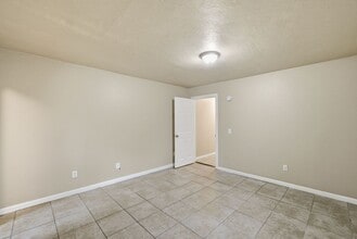 7006 NW 60th St in Bethany, OK - Building Photo - Building Photo