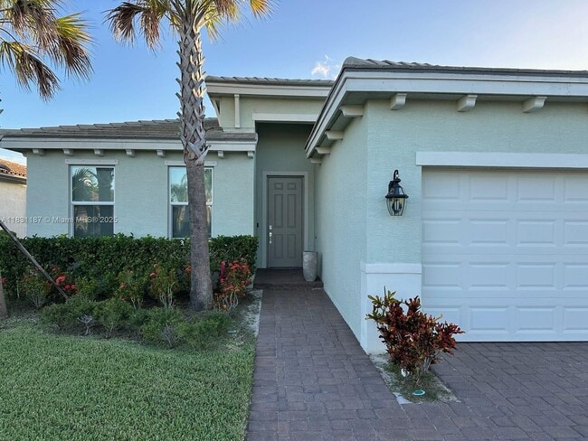 8159 NW Greenbank Cir in Port St. Lucie, FL - Building Photo - Building Photo