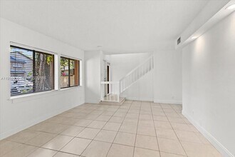 181 Wimbledon Lakes Dr in Plantation, FL - Building Photo - Building Photo