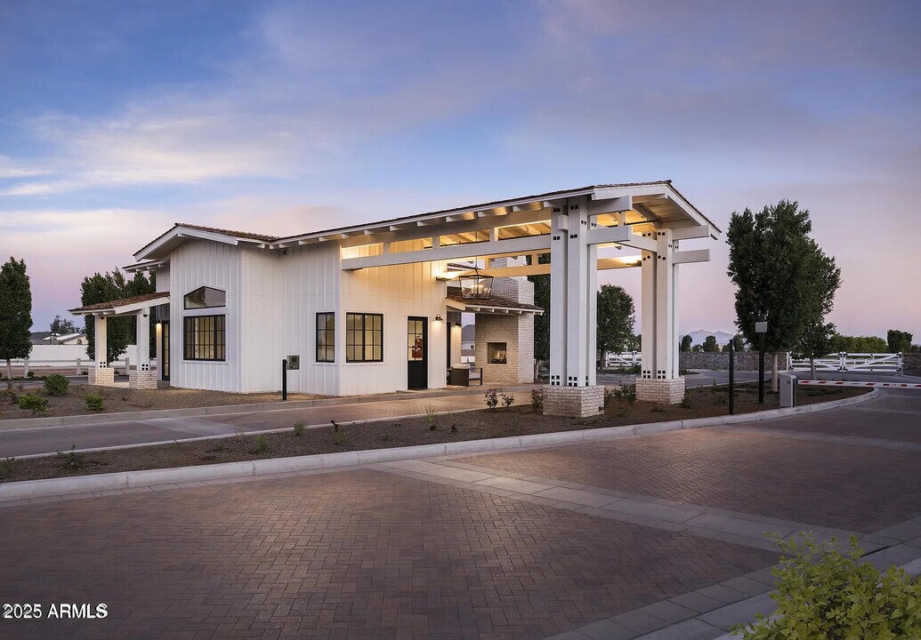 17141 W Middlebury St in Surprise, AZ - Building Photo