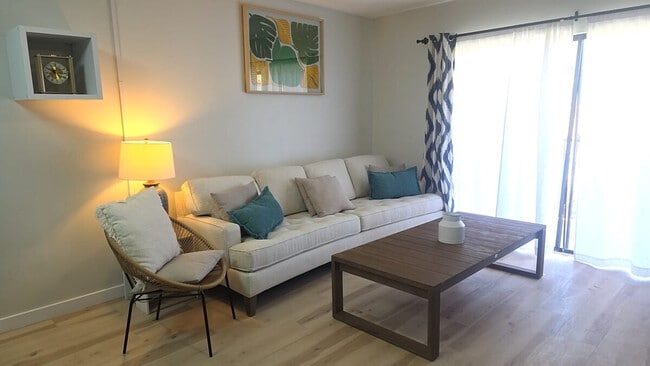 31 Inlet Harbor Rd
