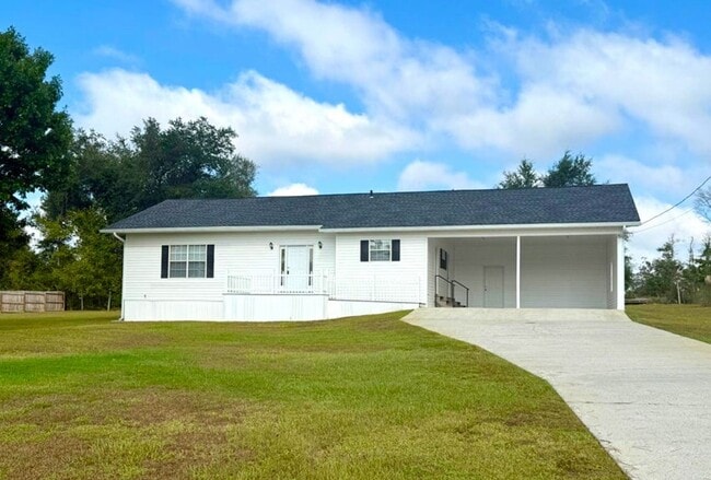 4923 Flynt Dr in Marianna, FL - Building Photo - Building Photo