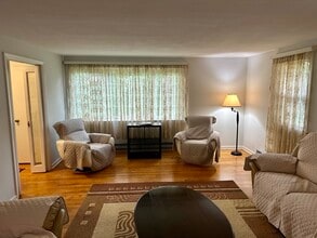 160 Sunset Dr in Glastonbury, CT - Building Photo - Building Photo