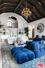 10749 Weyburn Ave in Los Angeles, CA - Building Photo - Building Photo