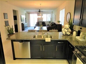 4821 Tusk Way in Elk Grove, CA - Building Photo - Building Photo