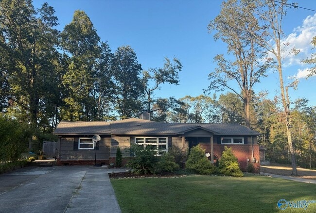 property at 4728 Panorama Dr SE