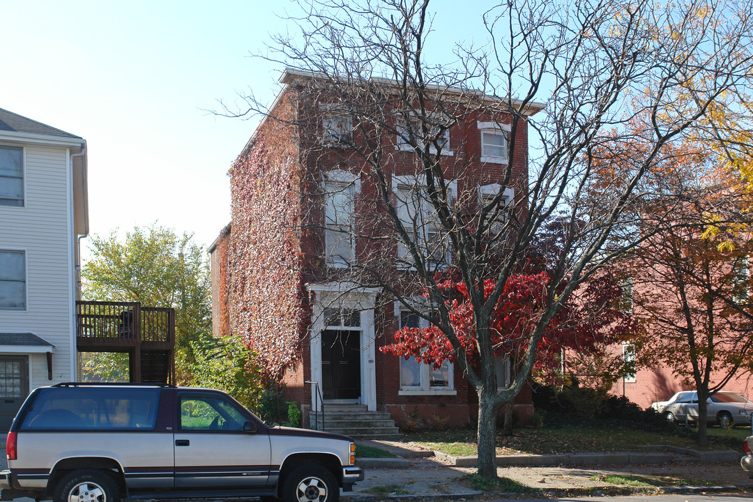 526 W Breckinridge St in Louisville, KY - Foto de edificio