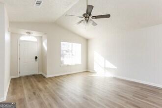 5533 Rock Shoals Way in Atlanta, GA - Building Photo - Building Photo