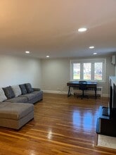 144 East Side Pkwy, Unit 2 in Newton, MA - Building Photo - Building Photo