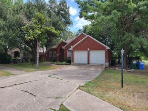 105 W Oxford Dr in Pflugerville, TX - Building Photo - Building Photo