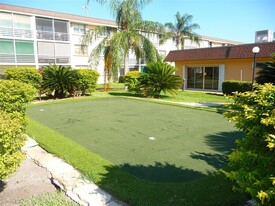 4500 N Federal Hwy, Unit 328D in Lighthouse Point, FL - Building Photo