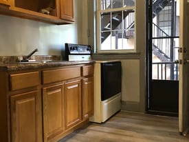 367-379-379 Farmington Ave in Hartford, CT - Building Photo