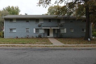Marty Apartments/Kovac in Mission, KS - Foto de edificio - Building Photo