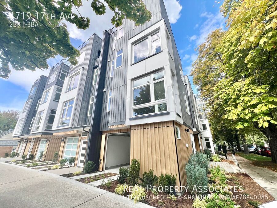 1719 17th Ave in Seattle, WA - Building Photo