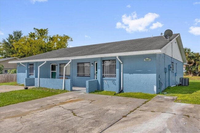 1944 Dardanelle Dr in Pine Hills, FL - Building Photo - Building Photo