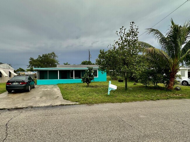 3014 Vassallo Ave in Lake Worth Beach, FL - Foto de edificio - Building Photo