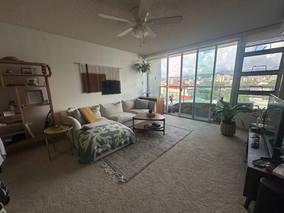 1133 Waimanu St, Unit 907 in Honolulu, HI - Building Photo