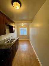 1116 E Lexington Dr in Glendale, CA - Building Photo - Building Photo